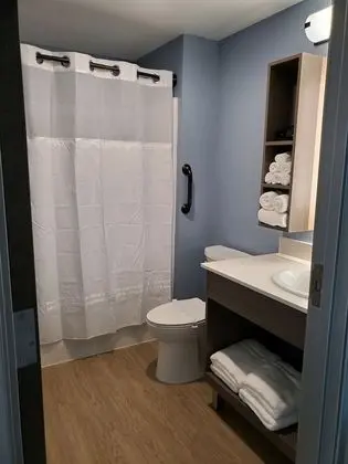 Deluxe Oda (Whidbey Deluxe Suite)