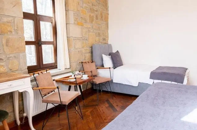 Standart Üç Kişilik Oda, Avlu Manzaralı