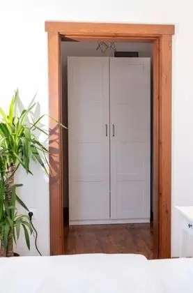 Standart Üç Kişilik Oda, Avlu Manzaralı