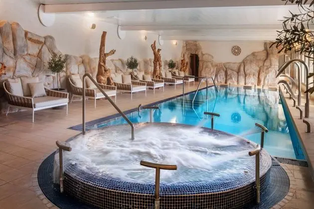 Büyük Yataklı Tek Kişilik Oda (with Spa access)
