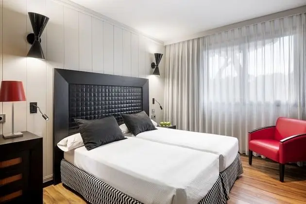 Tek Büyük Yataklı Oda (with Spa access)