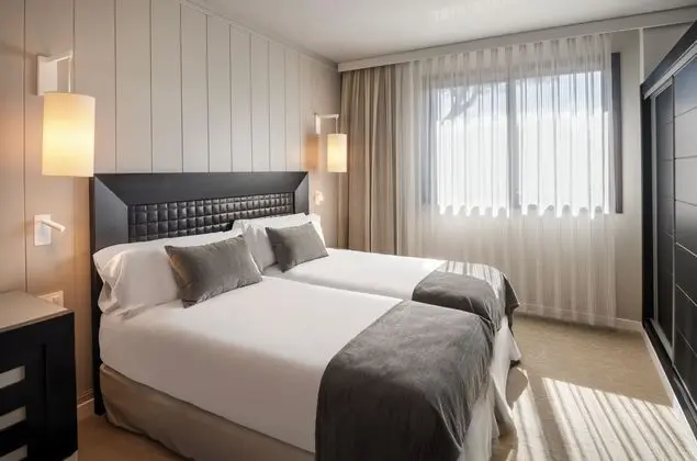Tek Büyük Yataklı Oda (with Spa access)