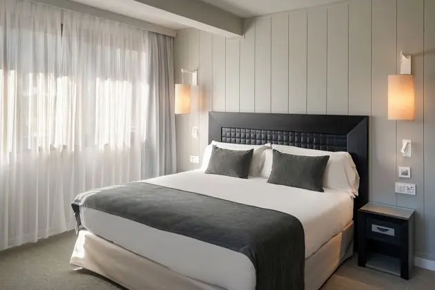 Tek Büyük Yataklı Oda (with Spa access)