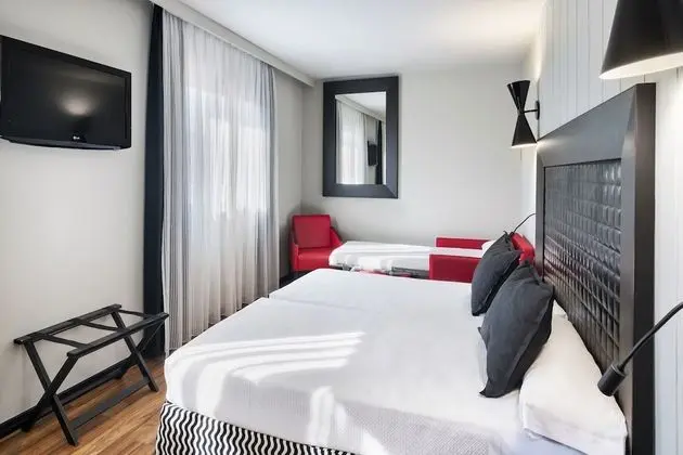 Üç Kişilik Oda (with Spa access)