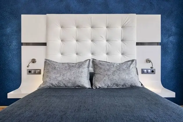 Deluxe Tek Büyük Yataklı Oda, Havuz Manzaralı (with Spa Access)
