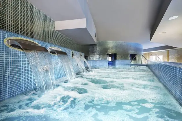 Deluxe Üç Kişilik Oda, 1 Çift Kişilik Yatak ve Çekyat (with Spa Access)