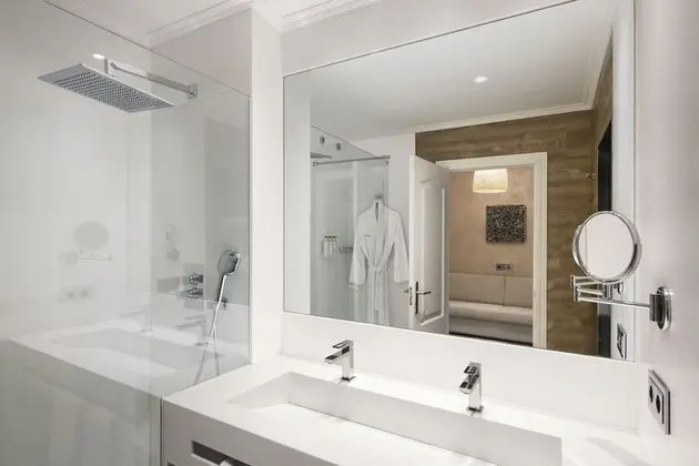 Family Oda (Spa access)