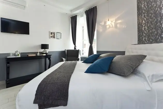 Süit, Sıcak Su Havuzu