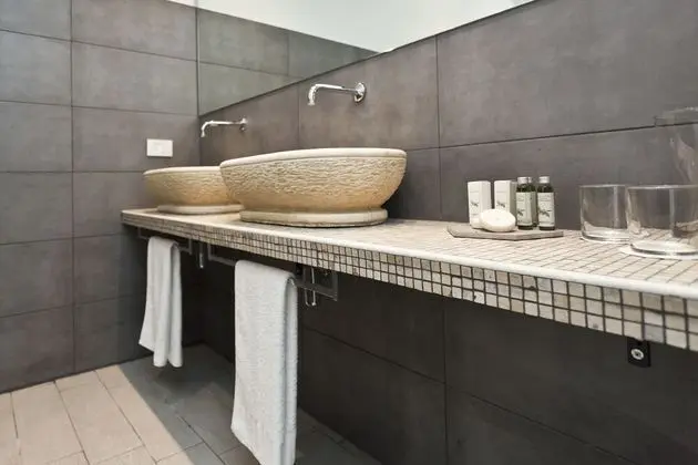 Süit, Sıcak Su Havuzu