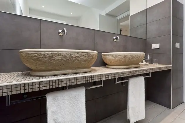 Süit, Sıcak Su Havuzu