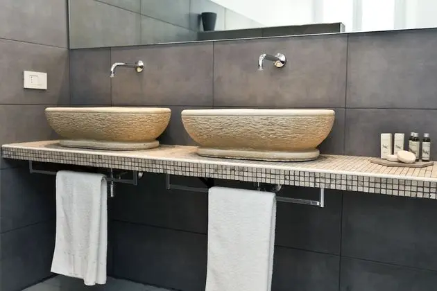 Süit, Sıcak Su Havuzu