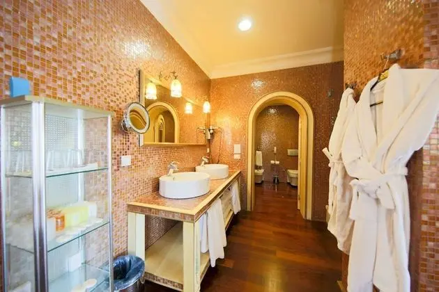 King Suite