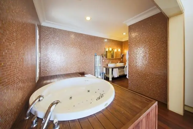 King Suite