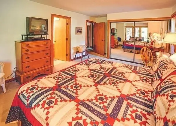 Daire, 1 En Büyük (King) Boy Yatak ve Çekyat (Salmon River Condo #5)