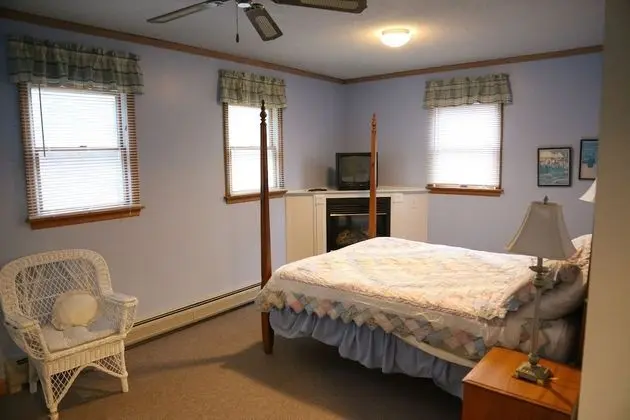 Carriage House, 4 Bedroom with Kitchen