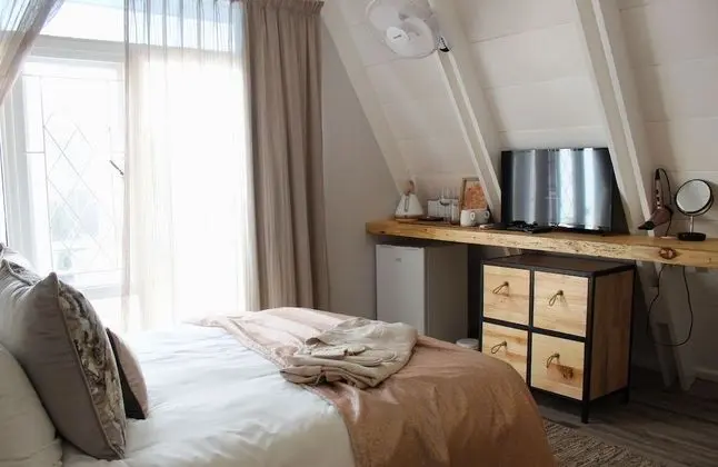 Comfort Tek Büyük Yataklı Oda