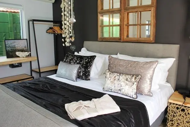 Luxury Villa, Küçük Mutfak, Havuz Manzaralı