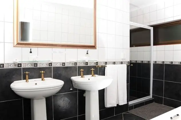 Deluxe Tek Büyük veya İki Ayrı Yataklı Oda, Bahçe Manzaralı, Zemin Kat