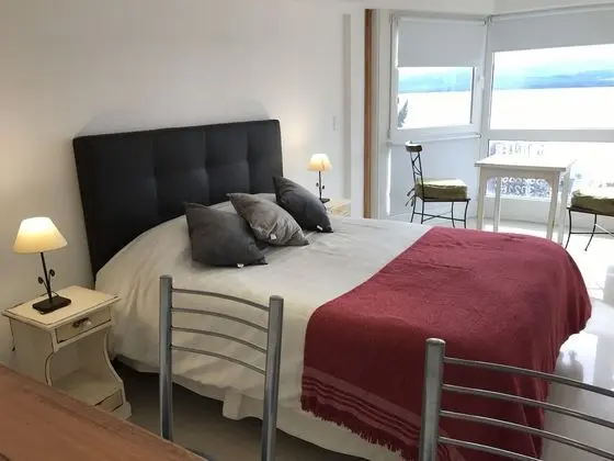 Apart Daire, Göl Manzaralı