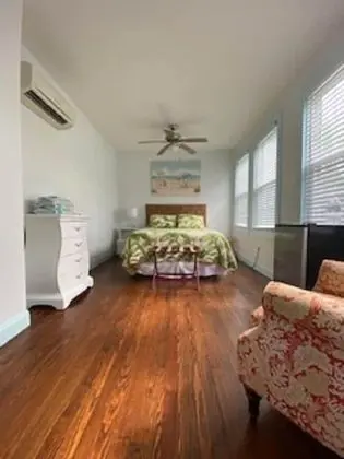 Single Room, 1 Queen Bed, Second floor