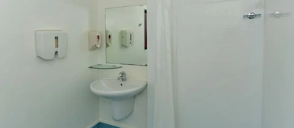 Deluxe Ortak Ranzalı Oda, Sadece kadınlar için (2 Singles and 1 Bunk)