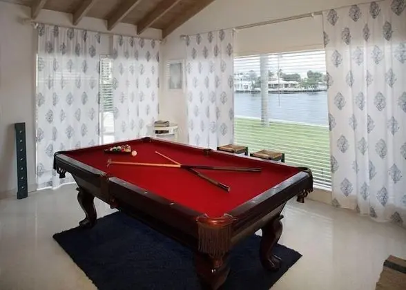 Luxury Ev, 4 Yatak Odası, Kanal Manzaralı (Rosie)