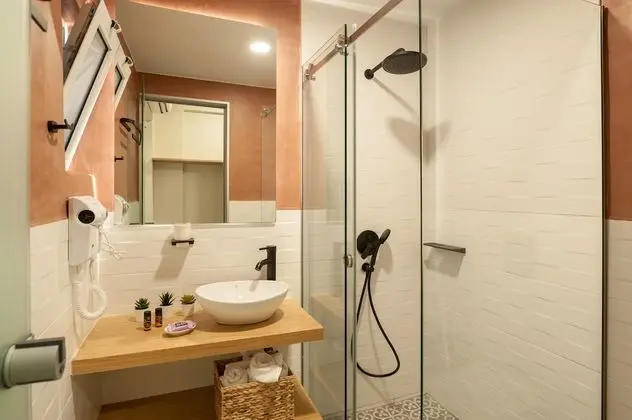 Deluxe Apartment, Balcony, Mountain View (Pink Apt)