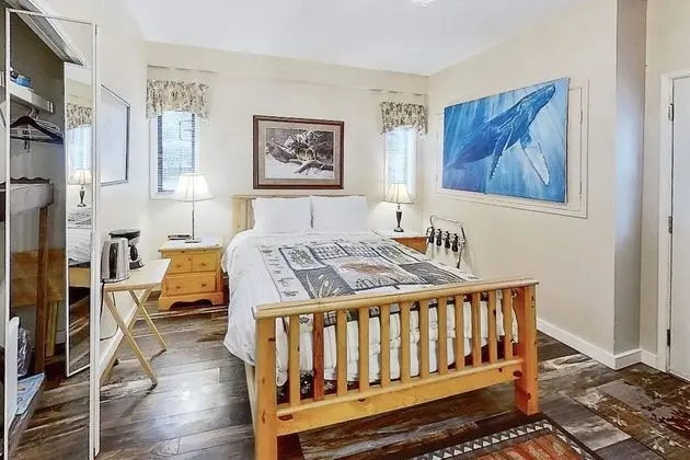 Queen Suite with Private Entrance