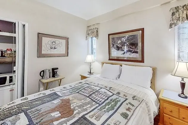 Queen Suite with Private Entrance