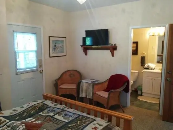 Queen Suite with Private Entrance