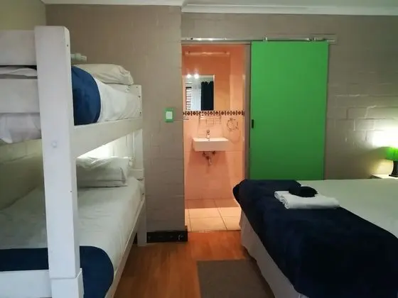 Oda, Birden Çok Yatak, Banyolu/Duşlu