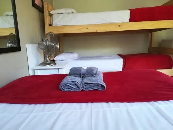 Oda, Birden Çok Yatak, Ortak Banyo