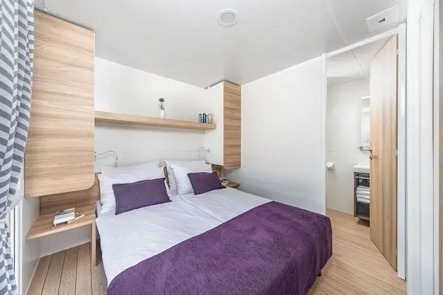 Premium relax mobile home, jetted tub