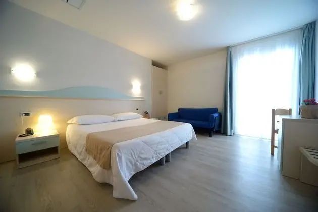 Üç Kişilik Oda