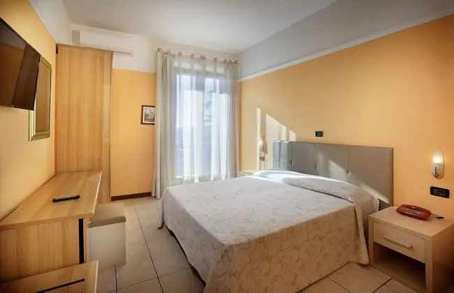 Comfort Tek Büyük veya İki Ayrı Yataklı Oda