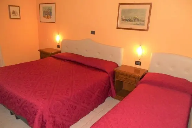 Comfort Tek Büyük veya İki Ayrı Yataklı Oda