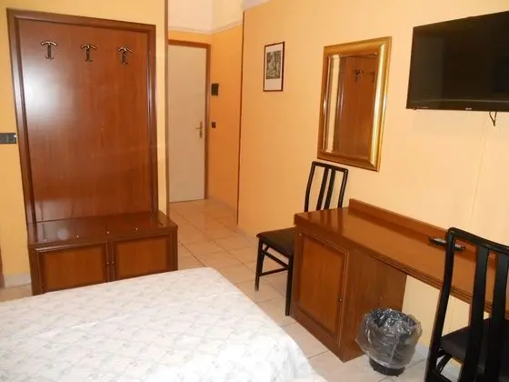 Comfort Tek Büyük veya İki Ayrı Yataklı Oda