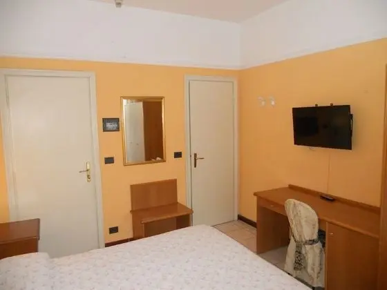 Comfort Tek Büyük veya İki Ayrı Yataklı Oda