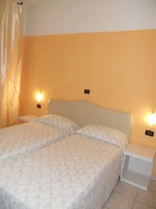Comfort Tek Büyük veya İki Ayrı Yataklı Oda