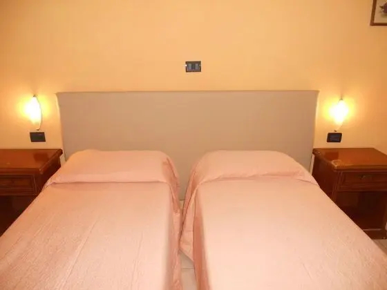 Comfort Tek Büyük veya İki Ayrı Yataklı Oda