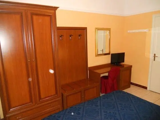 Comfort Tek Büyük veya İki Ayrı Yataklı Oda