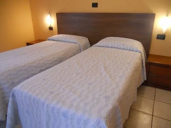 Comfort Tek Büyük veya İki Ayrı Yataklı Oda
