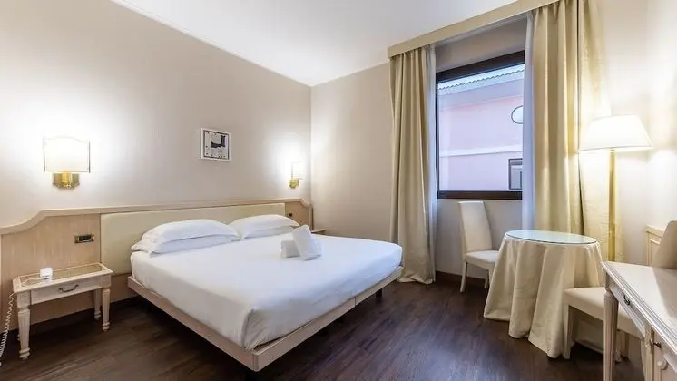 Classic Tek Büyük Yataklı Oda (Spa Access Included)