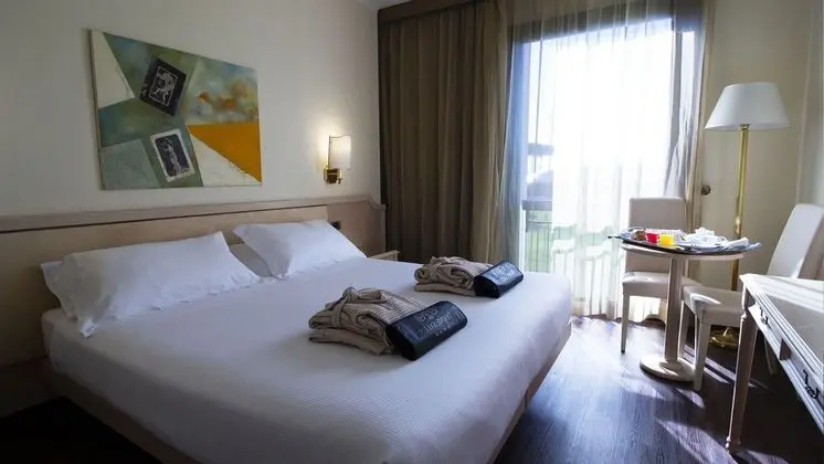 Classic Tek Büyük Yataklı Oda (Spa Access Included)