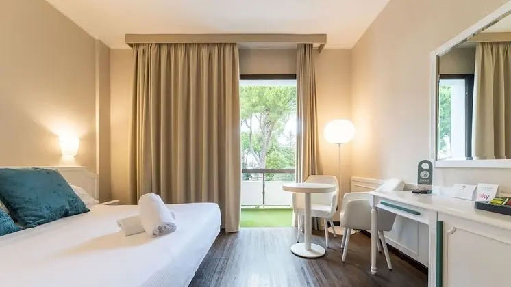 Superior Tek Büyük Yataklı Oda (Spa Access Included)