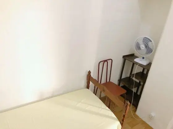 Economy Tek Büyük Yataklı Oda