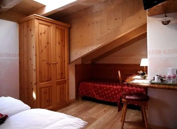 Üç Kişilik Oda, Kule (Attic)