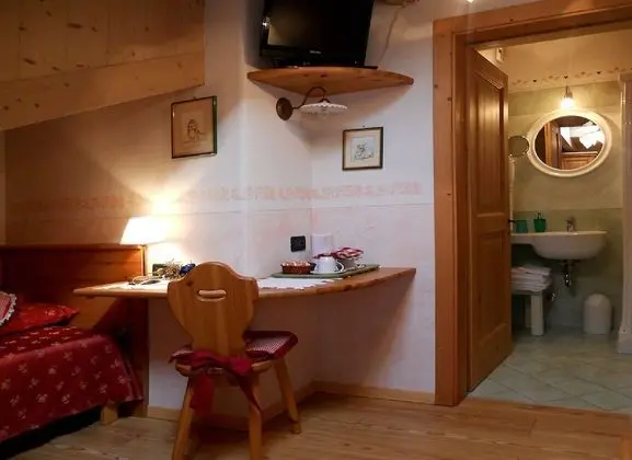 Üç Kişilik Oda, Kule (Attic)