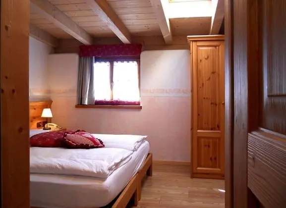 Üç Kişilik Oda, Kule (Attic)