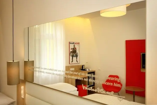 Üç Kişilik Oda, Bahçe Manzaralı